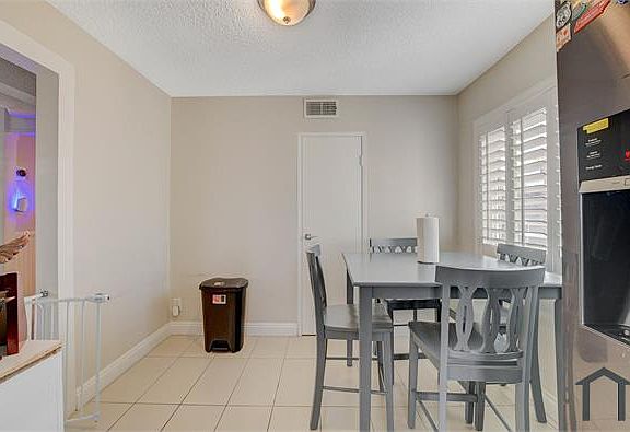 2nd image of 982 King Richard Ave
