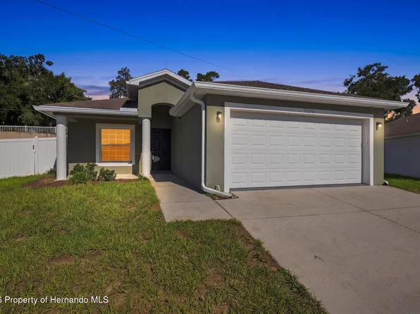 37150 Highland Bluff Cir, Dade City, FL 33523