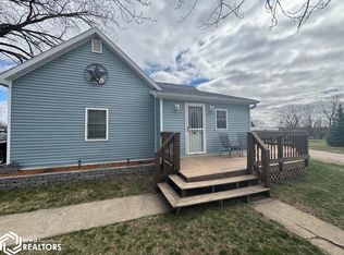 202 N 1st St, Mystic, IA 52574