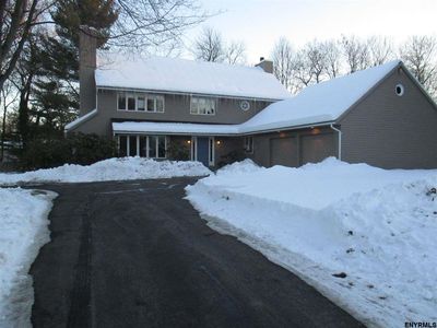 786 Avon Crest Blvd, Niskayuna, NY, 12309