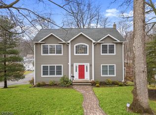 48 Pinecrest Ter, Wayne, NJ 07470