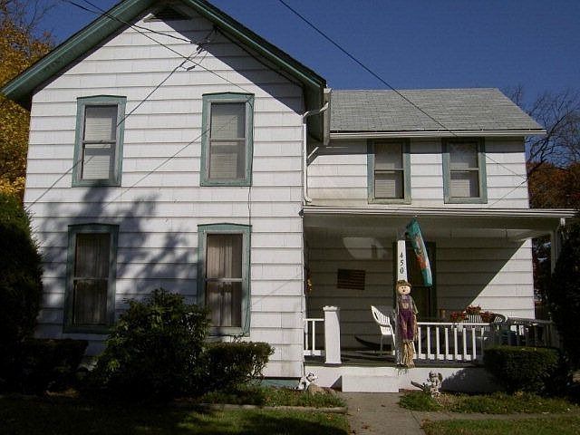 1st image of 450 W Thurston St
