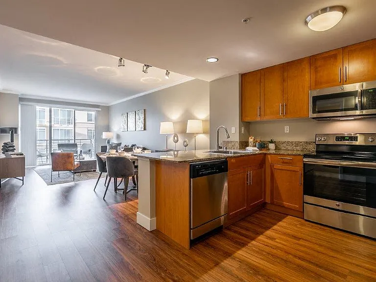 The Mercer Apartment Homes — Photo 6