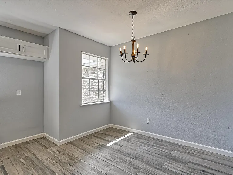 8623 Valley Forest Dr — Photo 13