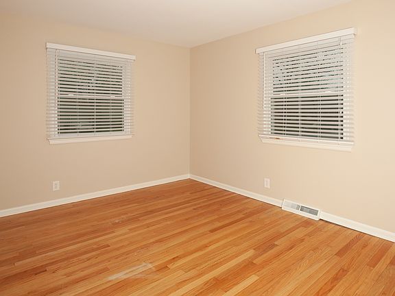 5th image of 4 Knollwood Dr