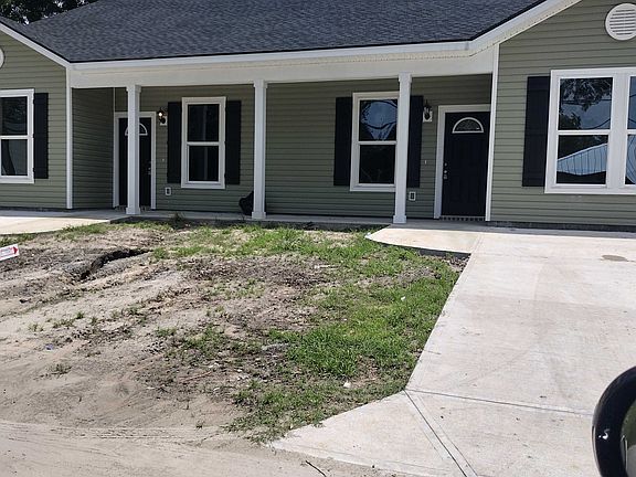 2nd image of 520 Davis Ave