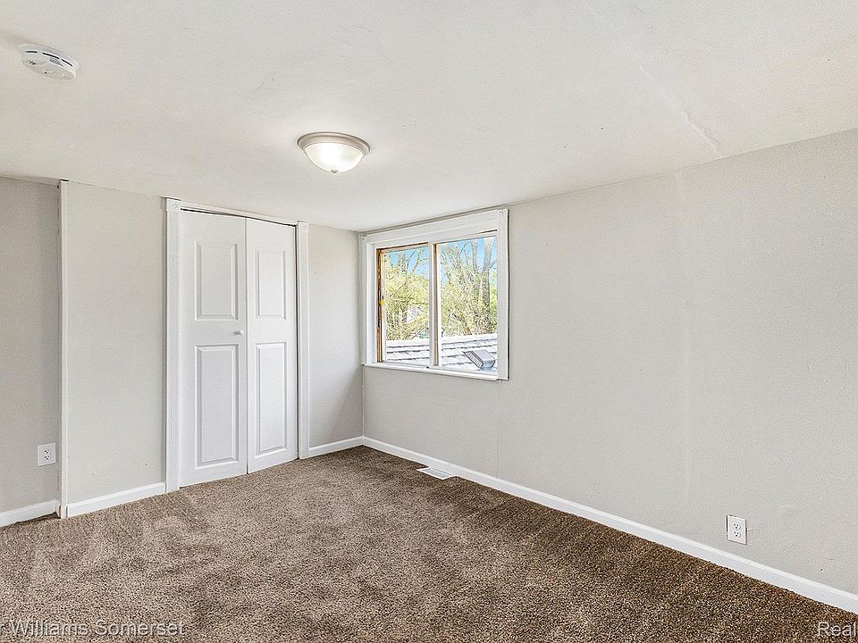 8427 Timken Ave, photo 12