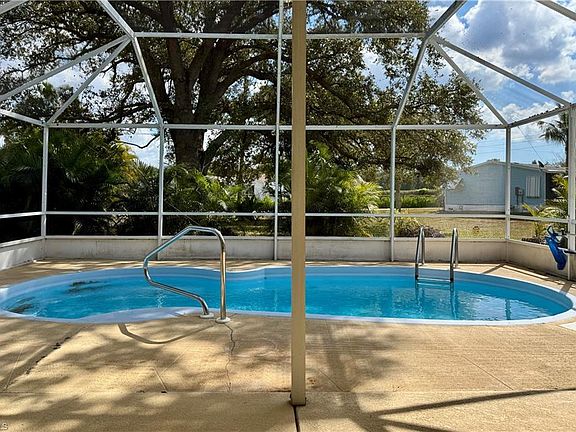 3rd image of 296 Riverwood RD