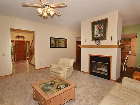 4th image of 25 Sherwood Ln
