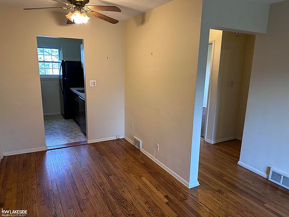 3rd image of 22995 Gary Ln