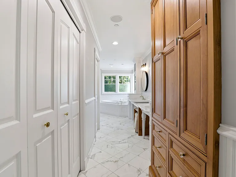 300 Sunkist Ln — Photo 23