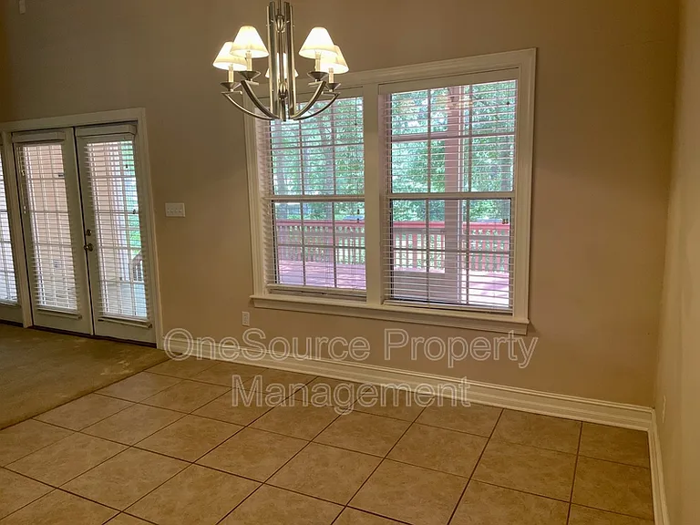 979 Watersview Dr — Photo 22