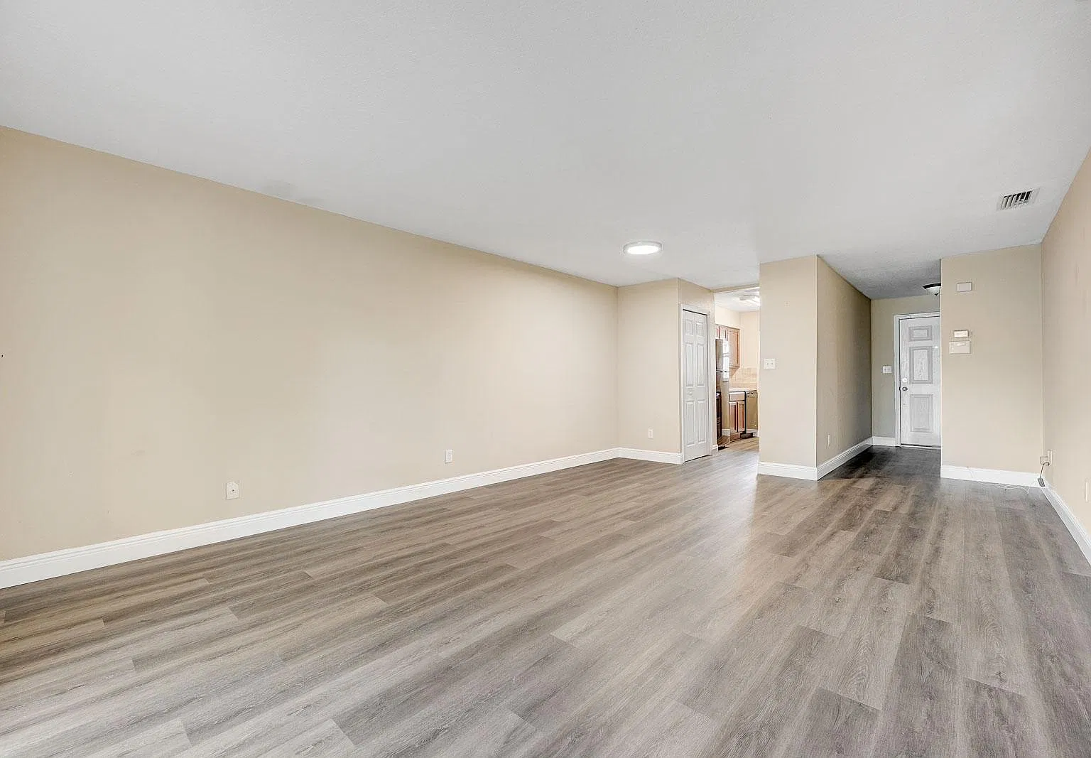 1 bed, 747 sqft, $1,550 — Photo 2