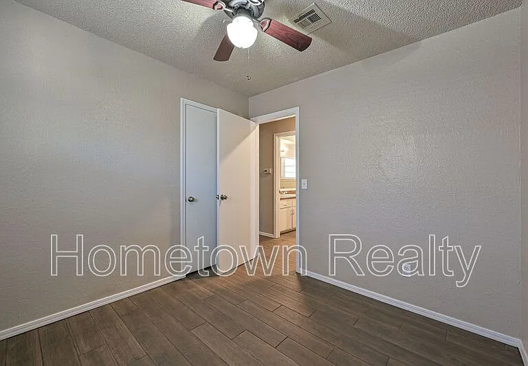 629 Lloyd Ave — Photo 11