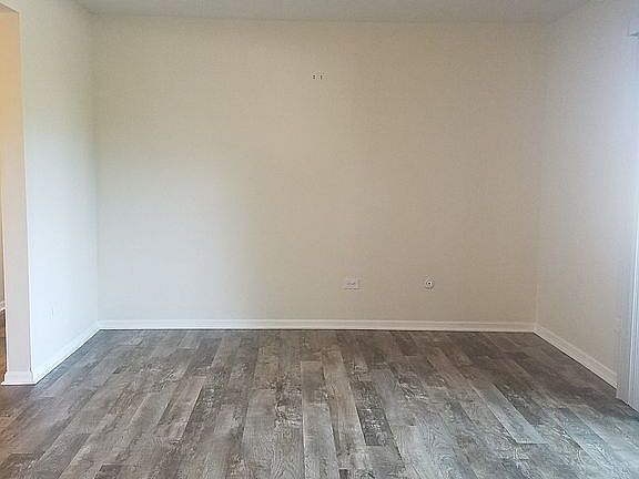 5th image of 4931 W 87th St