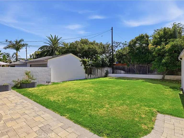 2311 Valencia St — Photo 23