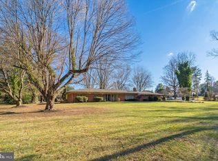 2 Thornpath Ln, Rose Valley, PA 19063