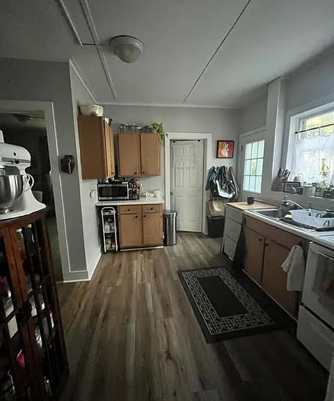 31 Eaton St #2 — Photo 2