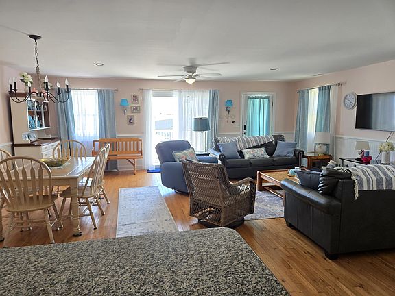 5th image of 315 E Youngs Ave #201