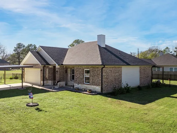 102 Deep Cove Dr, Trinidad, TX 75163