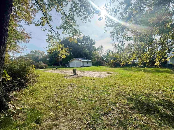 5872 E Glenn Arrow Dr #18, Monticello, IN 47960