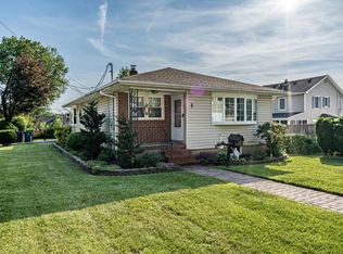 1 Emerald Ct, Clark, NJ 07066
