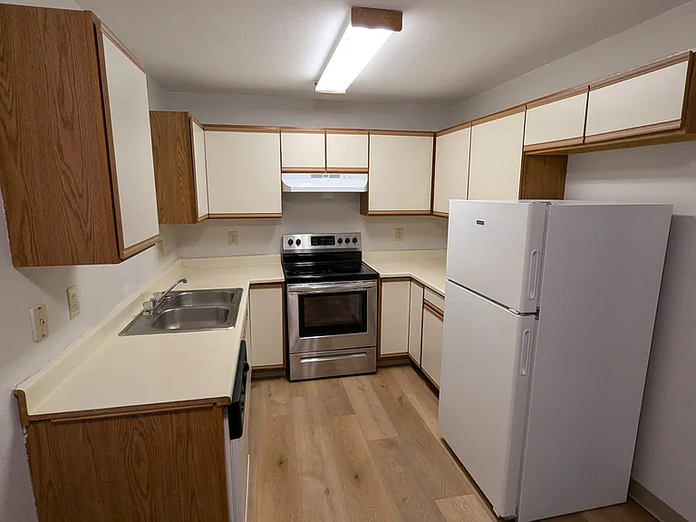 1445 Bluff St — Photo 10
