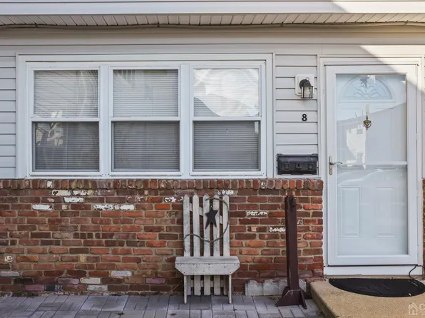 8 California Ct, Matawan, NJ 07747