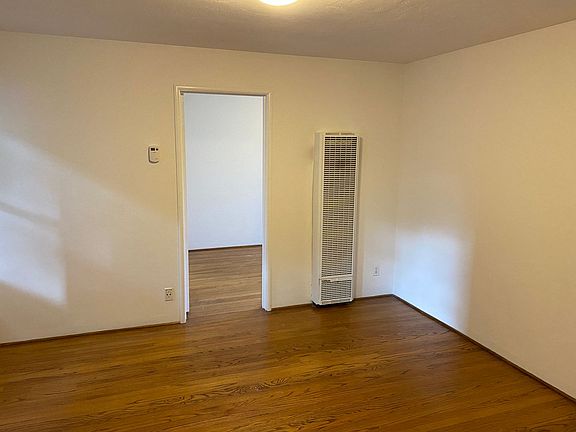 5th image of 705 Elizabeth Ln #707