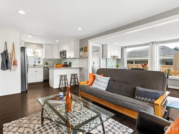 309 S 5th Street, Elma, WA 98541