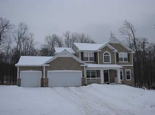 2860 S Saddle Ridge Ct NE, Rockford, MI