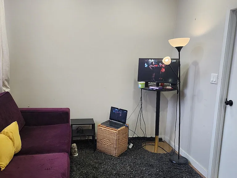425 Jane St #11 — Photo 3