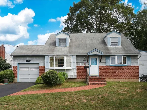 1 3rd Avenue, Farmingdale, NY 11735