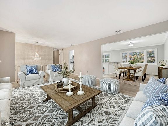 5th image of 53 Academy Cir