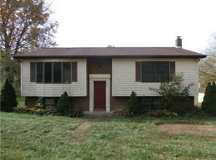 247 Falling Waters Dr, Falling Waters, WV 25419