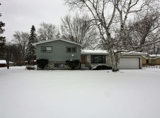 5307 Nippersink Dr, Richmond, IL 60071