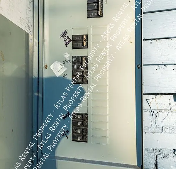 105 Holt Ave — Photo 35