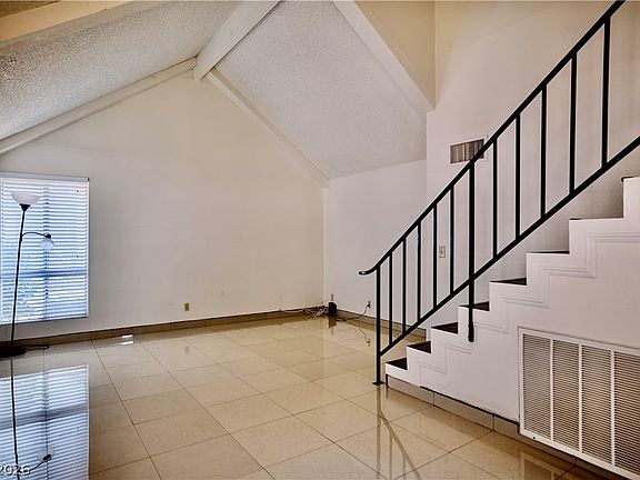 4th image of 3155 Arville St