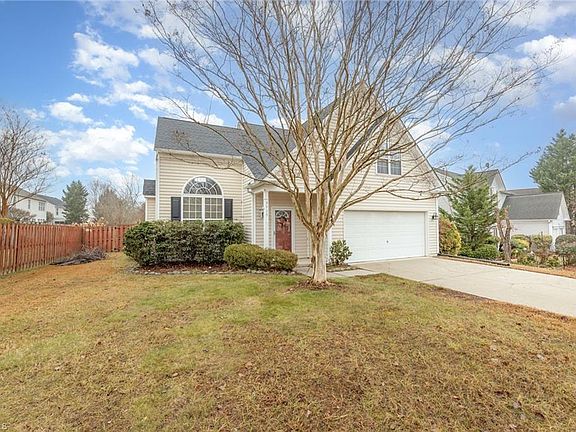 2nd image of 3929 Lake Meadow Dr