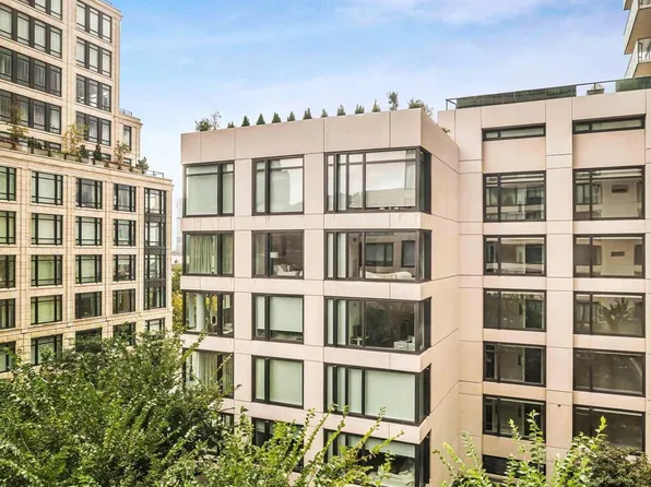 450 Washington Street image 2 of 19