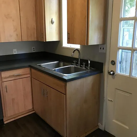 849 Bryan St — Photo 8