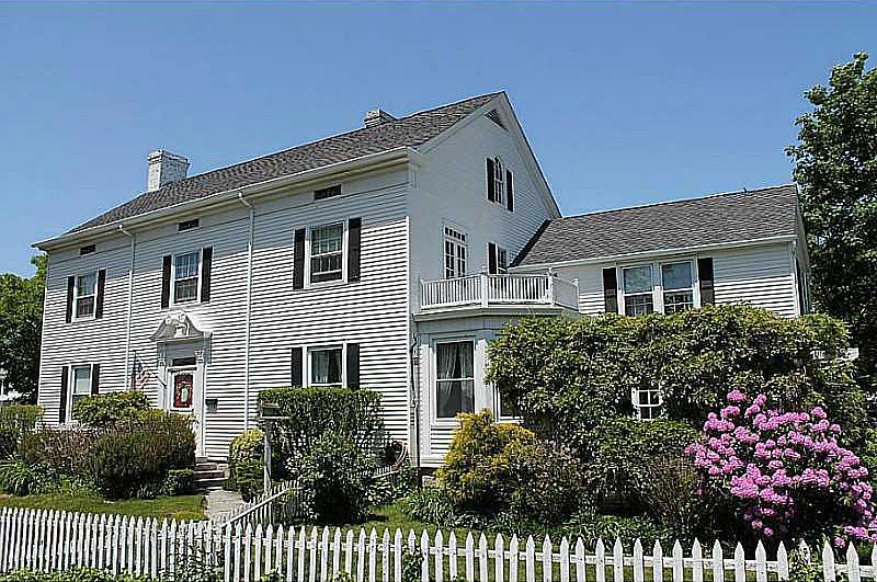 30 Elm St, Westerly, RI 02891 Zillow