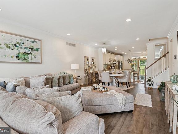 2nd image of 5924 Ravel Ln