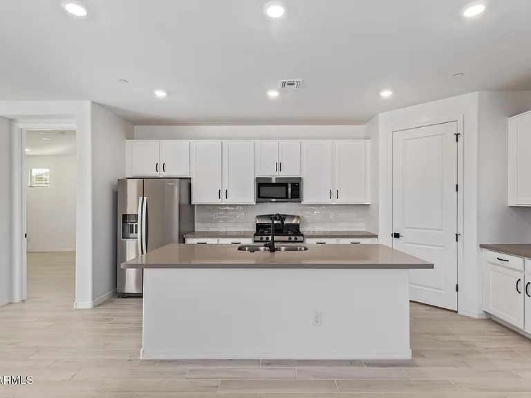 21301 W Roanoke Ave — Photo 18