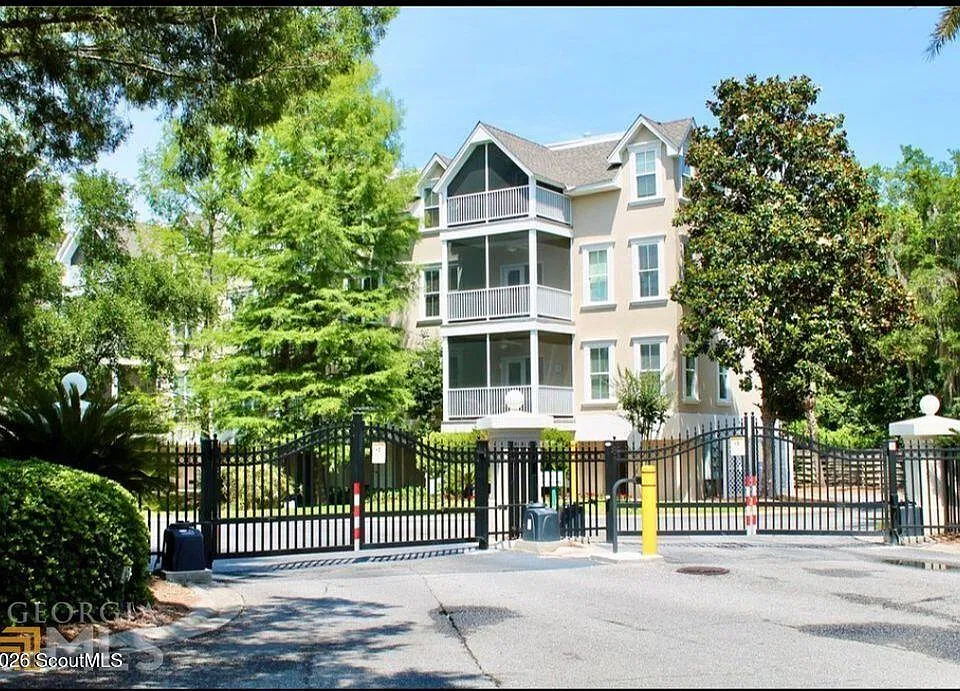 109 Shady Brook Cir #100