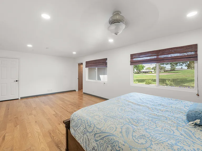 945 S Ridgemark Dr — Photo 15