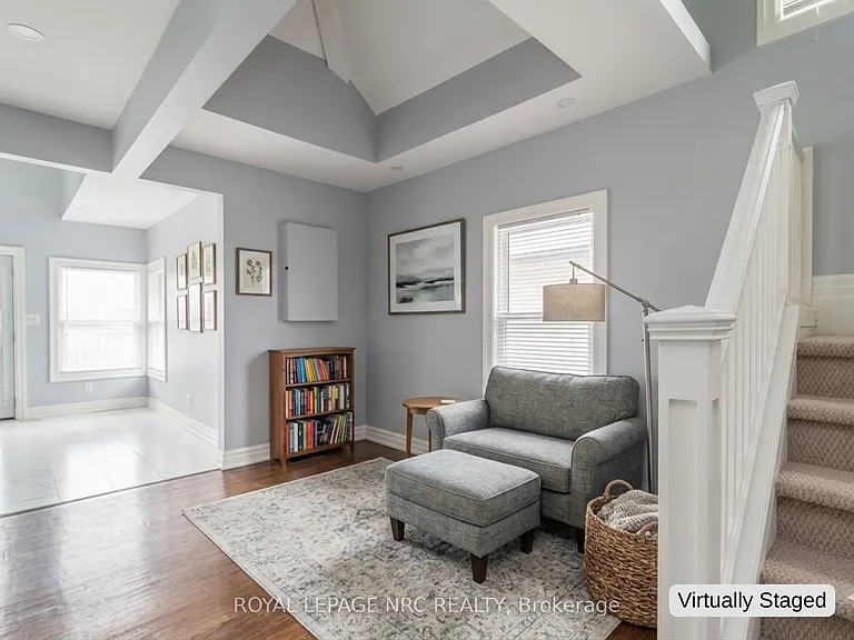 6 Clark St #UPPER — Photo 8