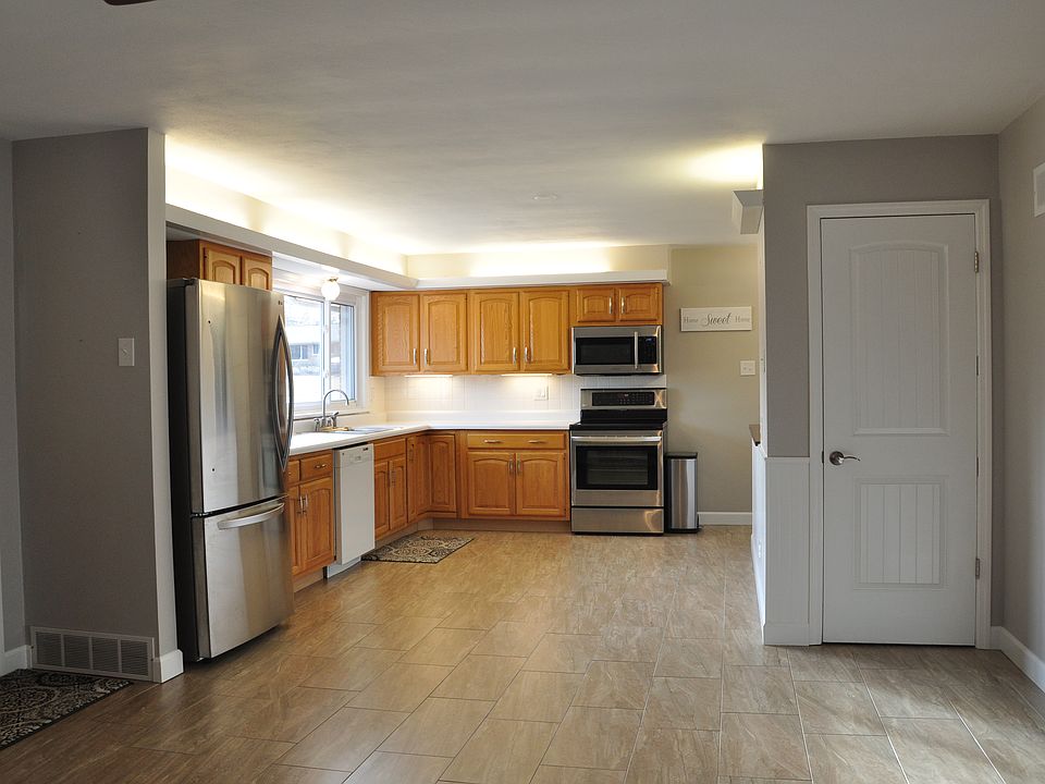 2nd image of 9801 Barrington Dr