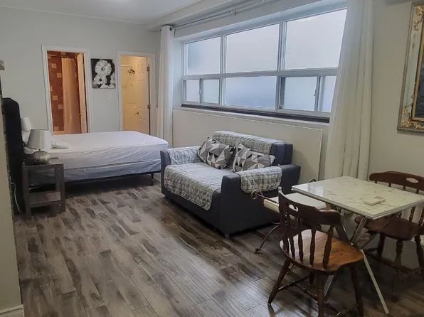 106 Rajah St, Toronto, ON M6A 2J3