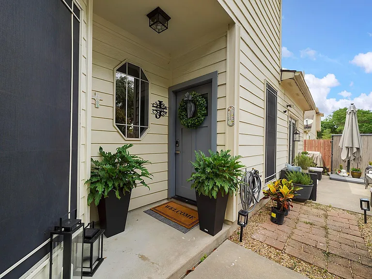 14402 Westbury Ct — Photo 4